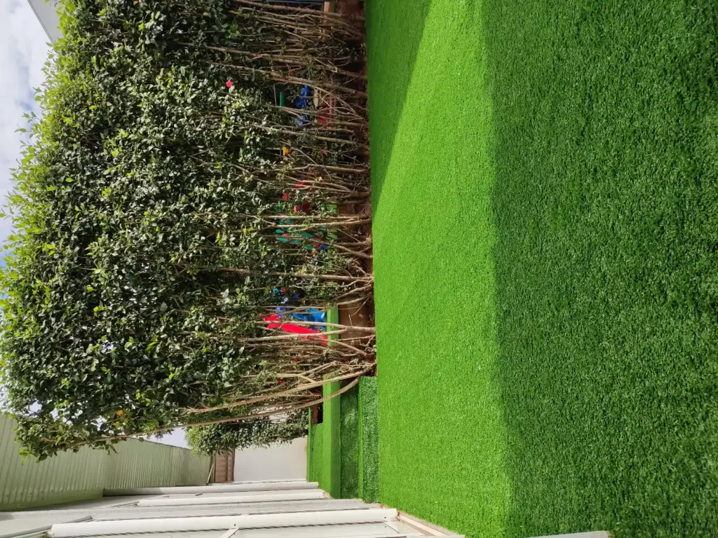 grama artificial 20mm para playground